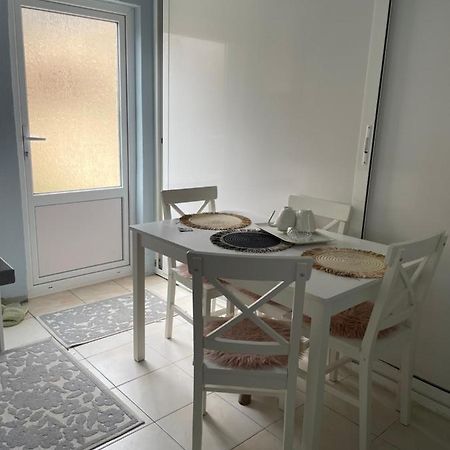 דירות טימישוארה Garsoniera La Casa מראה חיצוני תמונה